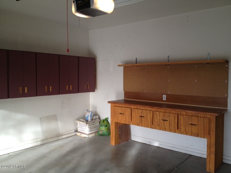 17435 North 16th Place Phoenix, AZ 85022 - Photo 35 of 42 garage