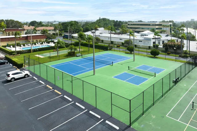 a view of a tennis court