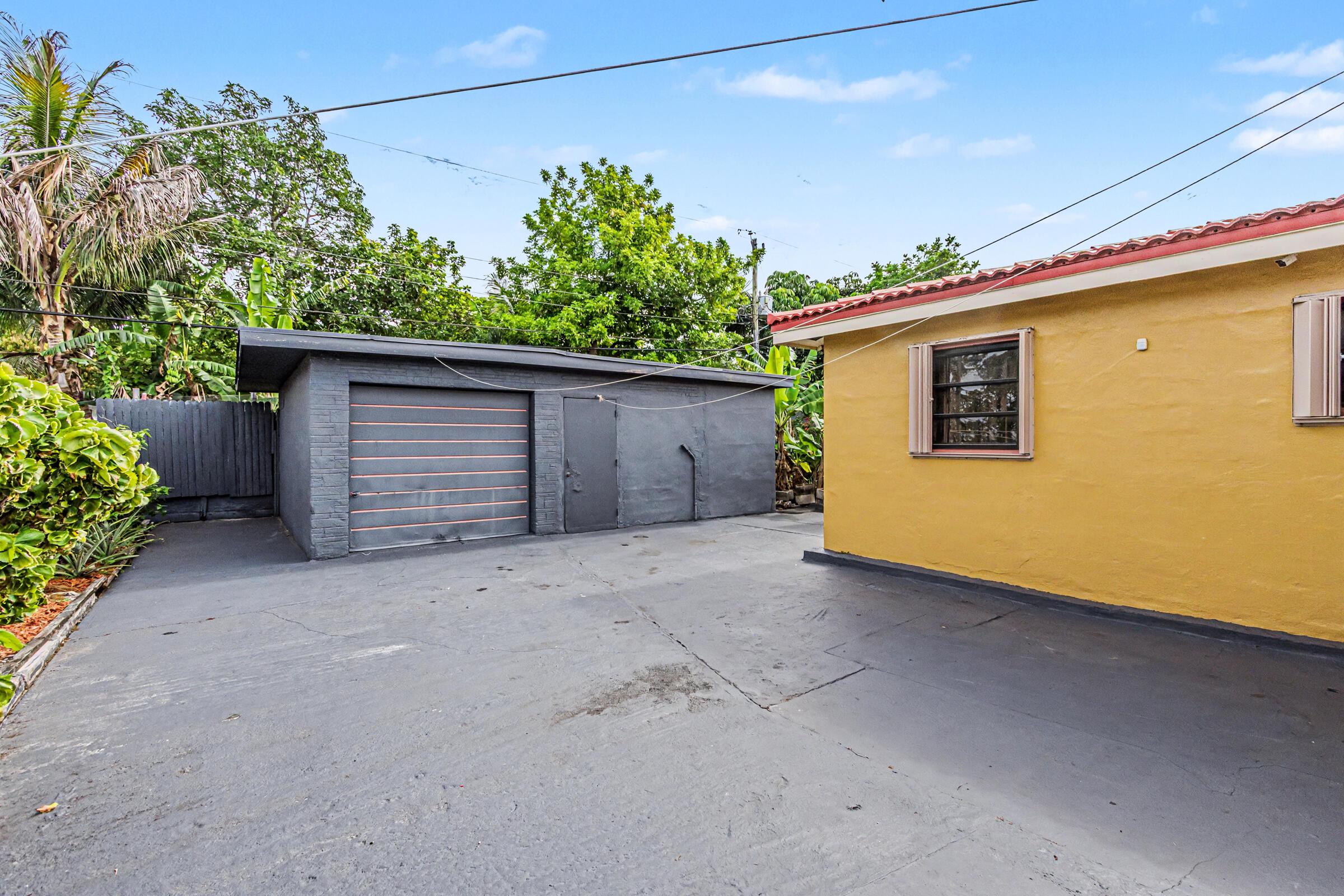 6417 Southwest 23rd Street Miramar, FL 33023 - Photo 6 of 45 6417-5