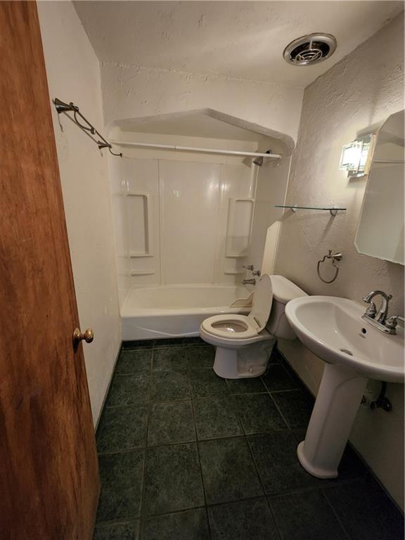 1086 Jefferson Road Pittsburgh, PA 15235 - Photo 14 of 25 Gallery Image 14