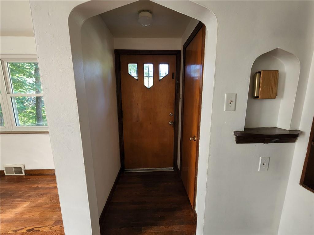1086 Jefferson Road Pittsburgh, PA 15235 - Photo 4 of 25 Gallery Image 4