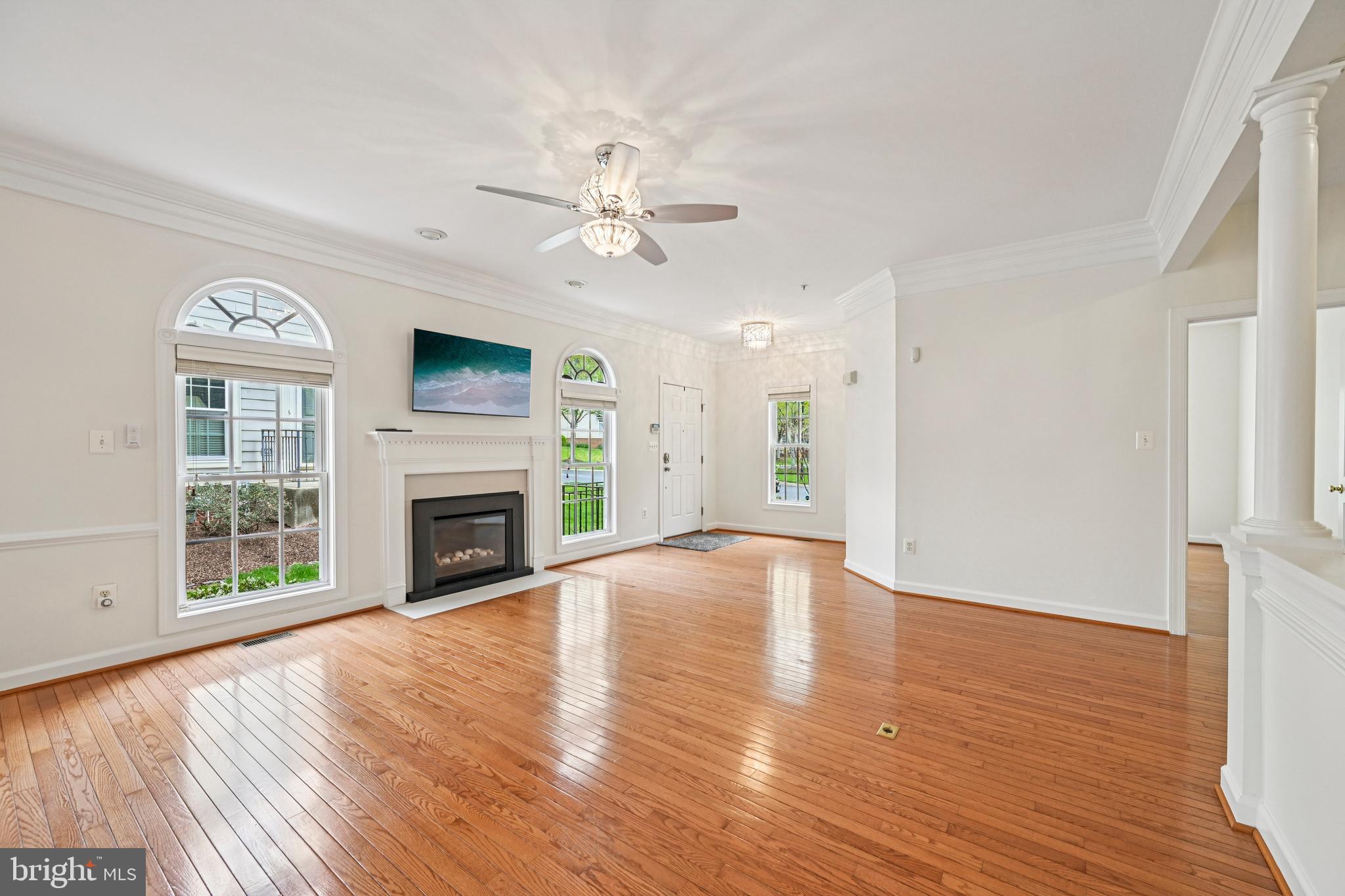 2646 Legends Way Ellicott City, MD 21042 - Photo 10 of 64 Living Room