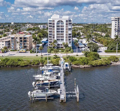 $6,000 | 3901 South Flagler Drive, Unit 804, West Palm Beach, FL 33405