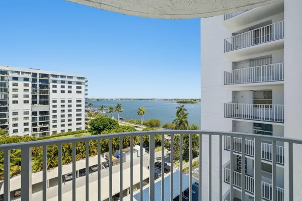 $6,000 | 3901 South Flagler Drive, Unit 804, West Palm Beach, FL 33405