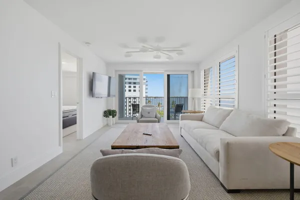 $6,000 | 3901 South Flagler Drive, Unit 804, West Palm Beach, FL 33405