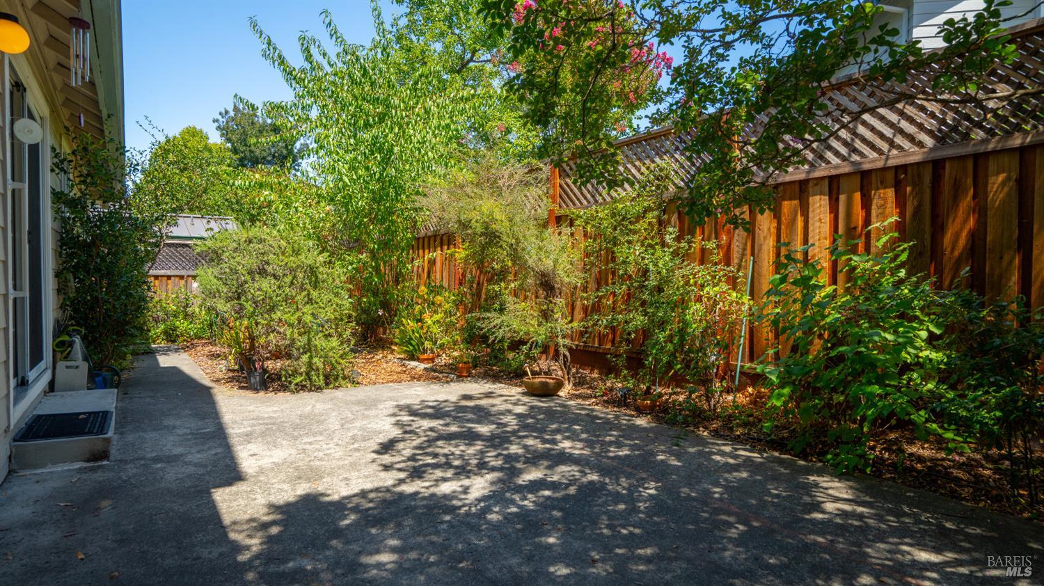 950 Wright Street Santa Rosa, CA 95404 - Photo 29 of 34 Backyard View 2