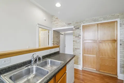 $235,000 | 1009 Summit Avenue, Unit 6, Stoughton, WI 53589