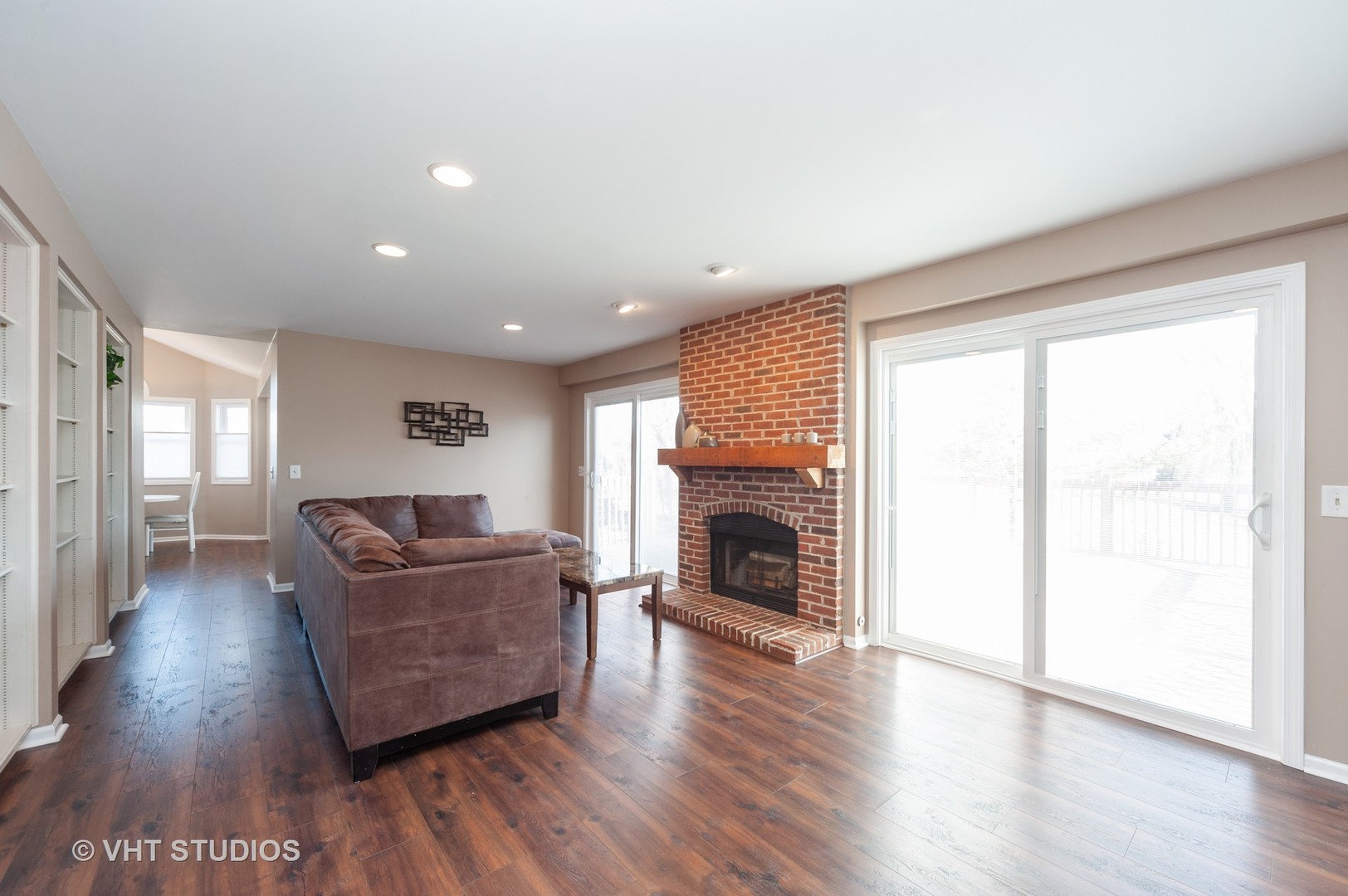 653 Raintree Court Buffalo Grove, IL 60089 - Photo 8 of 29