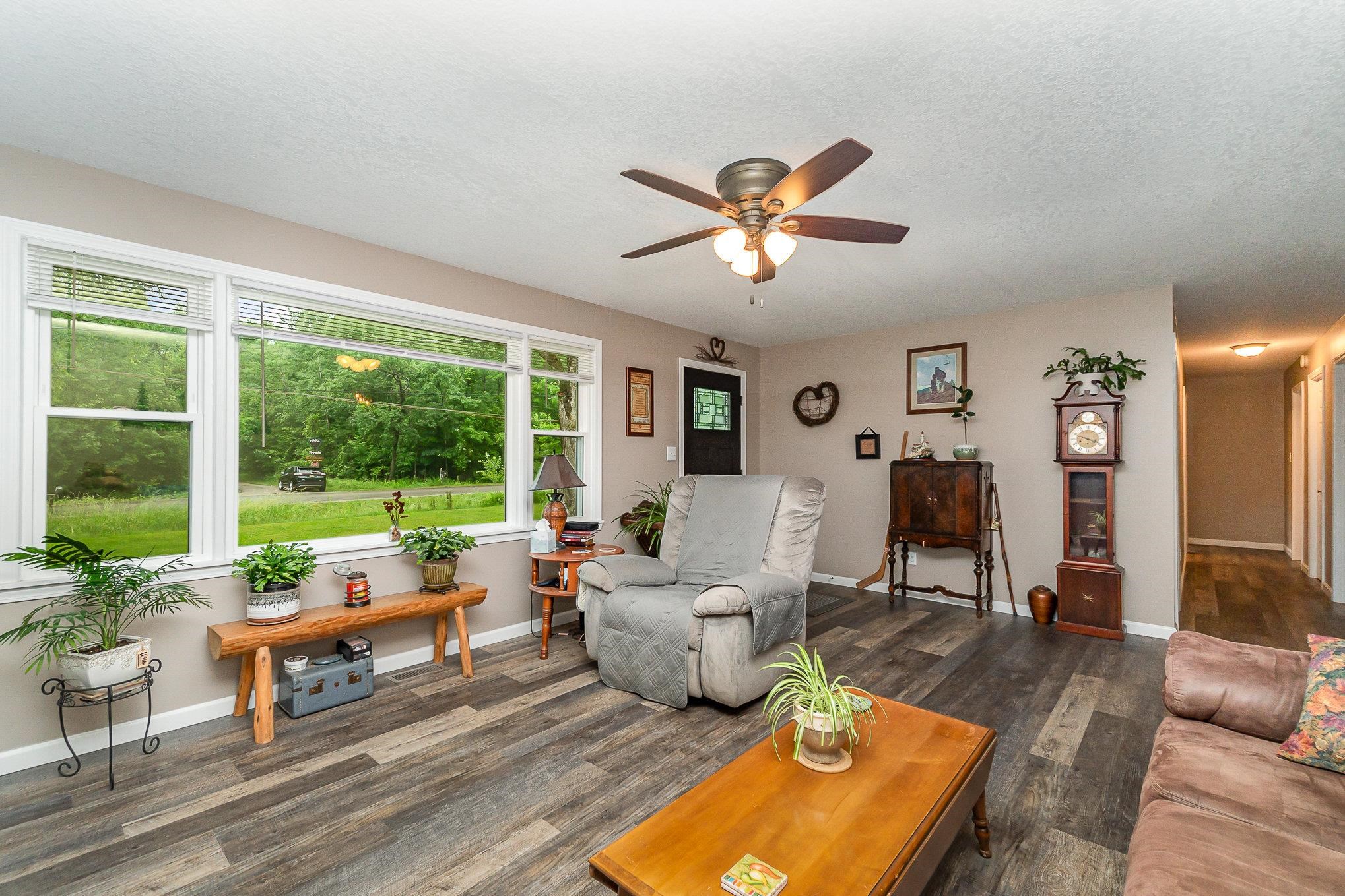 4242 Putnam Road Hale, MI 48739 - Photo 9 of 31 1923916-cf913c74-74a7-4820-9c31-3db6da29a2c0.JPG