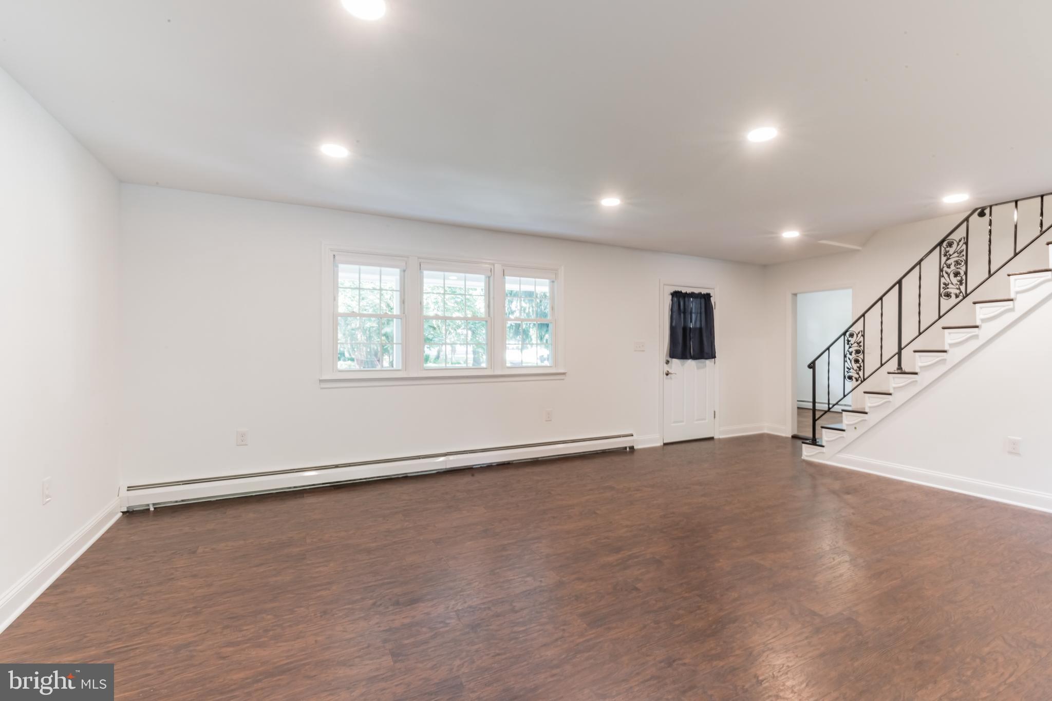 275 Dutch Mill Road Malaga, NJ 08328 - Photo 12 of 29 Living Room