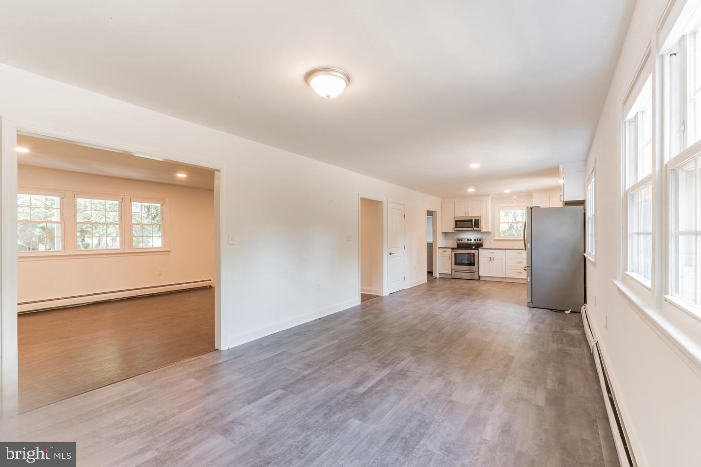 275 Dutch Mill Road Malaga, NJ 08328 - Photo 9 of 29 Eat-in Kitchen