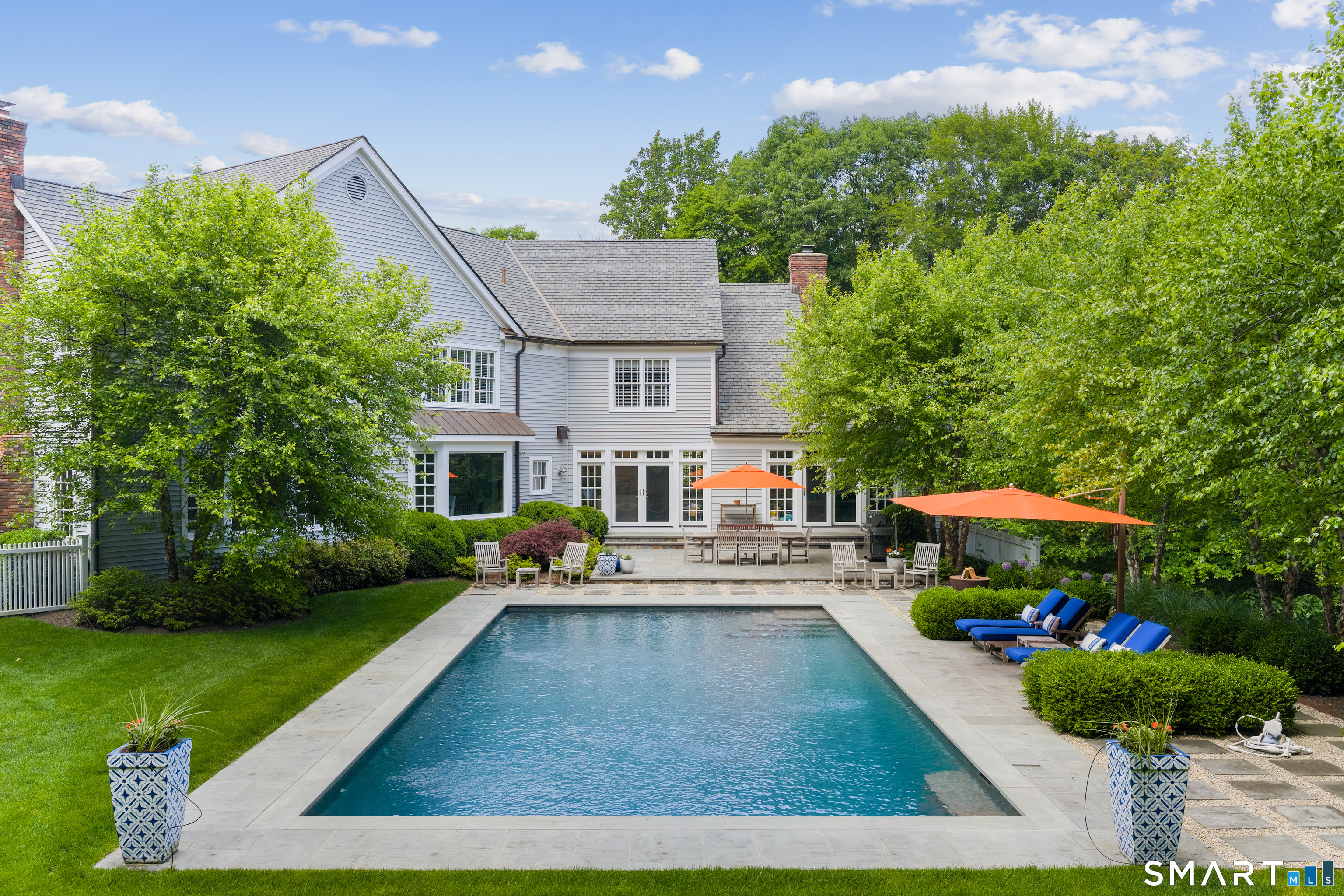 81 Lukes Wood Road New Canaan, CT 06840 - Photo 2 of 40