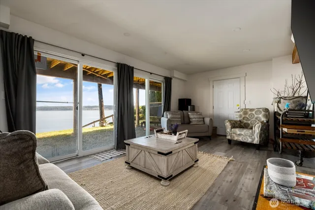 $1,490,000 | 159 South Harrington Lagoon Road, Coupeville, WA 98239