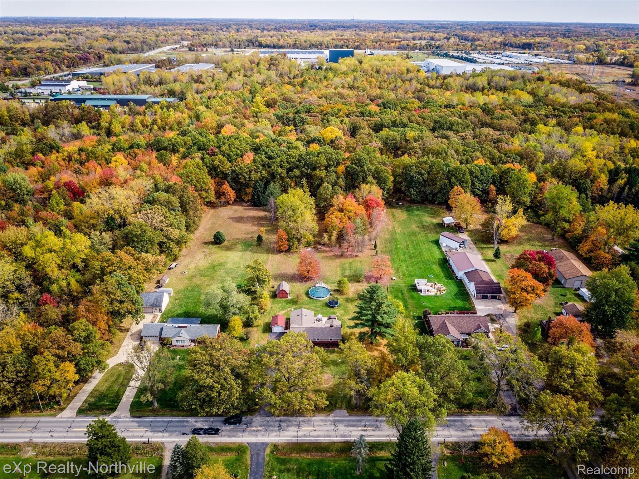 23577 Waltz Road New Boston, MI 48164 - Photo 10 of 42 23577 Waltz-10.jpg