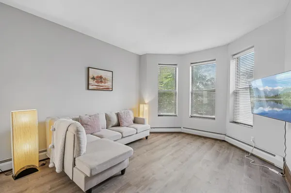 $82,990 | 1811 Elliot Avenue, Unit 2, Minneapolis, MN 55404