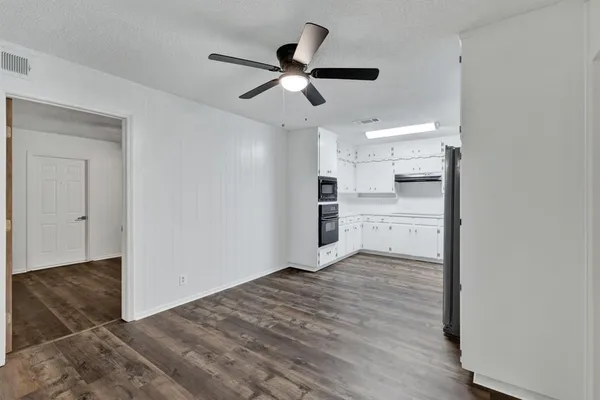 $2,600 | 1024 Eunice Street, Hurst, TX 76053