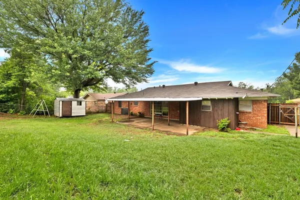 $2,600 | 1024 Eunice Street, Hurst, TX 76053