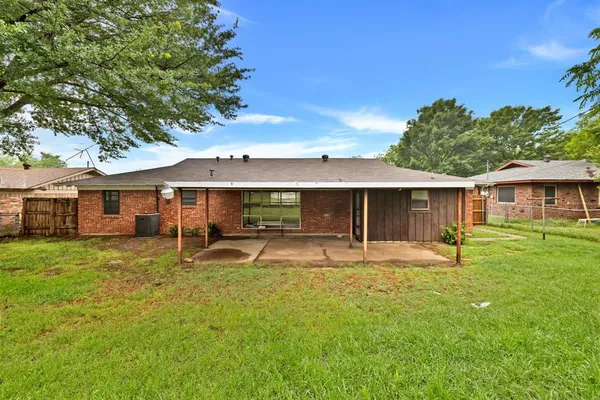 $2,600 | 1024 Eunice Street, Hurst, TX 76053