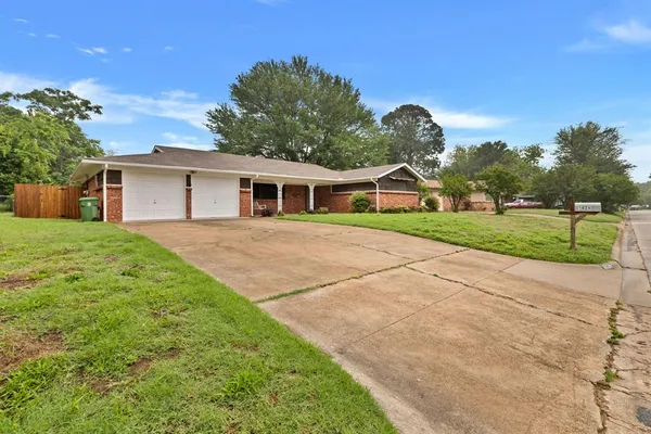 $2,600 | 1024 Eunice Street, Hurst, TX 76053
