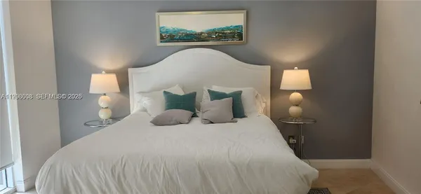 $7,900 | 18201 Collins Avenue, Unit 4305, Sunny Isles Beach, FL 33160