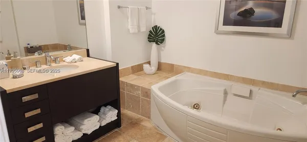 $7,900 | 18201 Collins Avenue, Unit 4305, Sunny Isles Beach, FL 33160