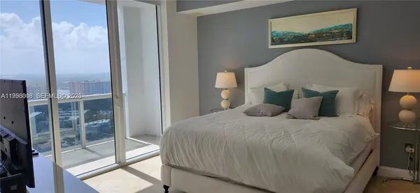 $7,900 | 18201 Collins Avenue, Unit 4305, Sunny Isles Beach, FL 33160