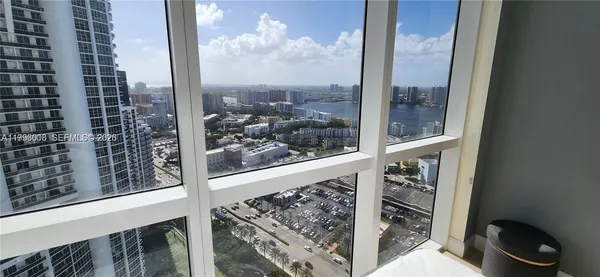 $7,900 | 18201 Collins Avenue, Unit 4305, Sunny Isles Beach, FL 33160