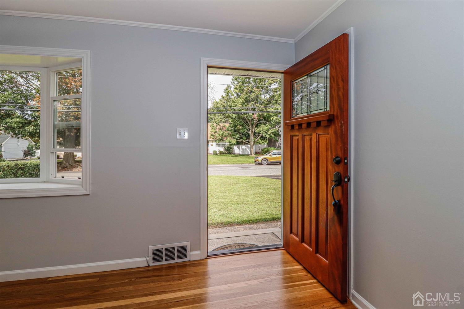 91 Tunison Road New Brunswick, NJ 08901 - Photo 3 of 14 Gallery Image 3