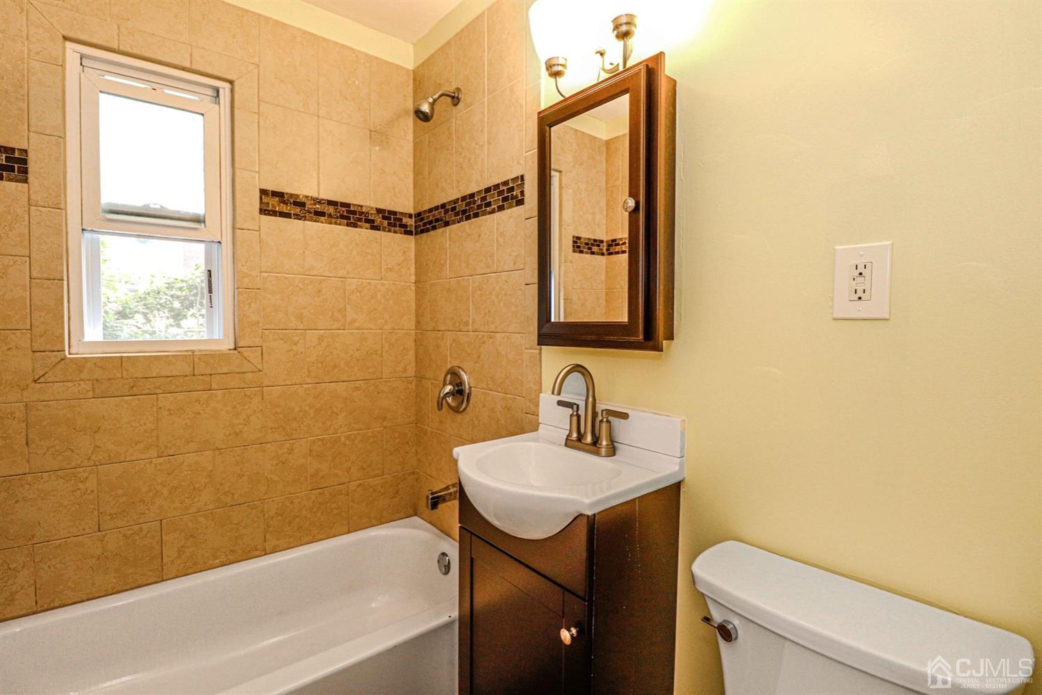 91 Tunison Road New Brunswick, NJ 08901 - Photo 8 of 14 Gallery Image 8