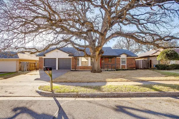 $475,000 | 2421 Meadow View, Bedford, TX 76021