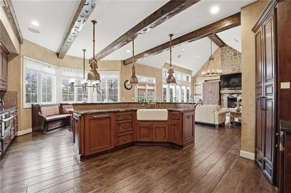 $1,599,900 | 7060 North National Drive, Parkville, MO 64152
