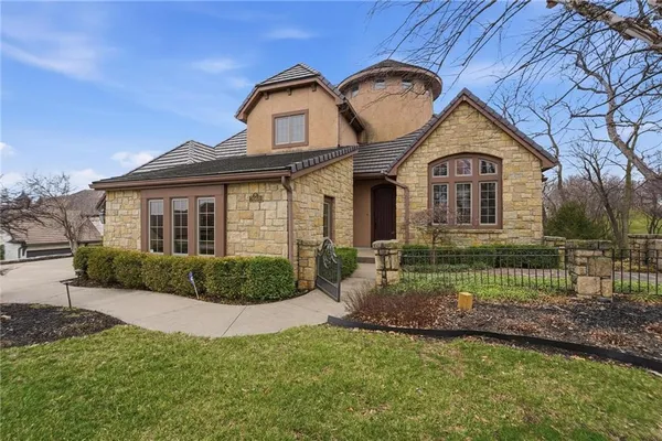 $1,599,900 | 7060 North National Drive, Parkville, MO 64152