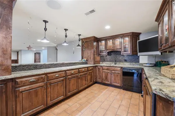 $1,599,900 | 7060 North National Drive, Parkville, MO 64152