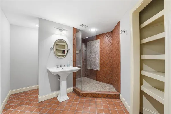 $1,599,900 | 7060 North National Drive, Parkville, MO 64152