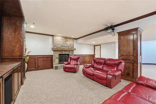 $1,599,900 | 7060 North National Drive, Parkville, MO 64152