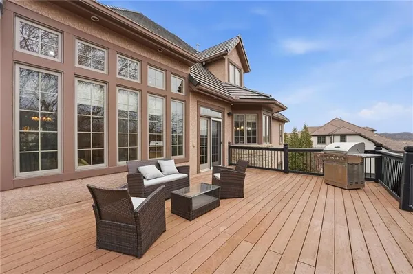 $1,599,900 | 7060 North National Drive, Parkville, MO 64152