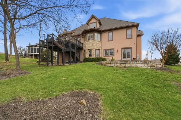 $1,599,900 | 7060 North National Drive, Parkville, MO 64152