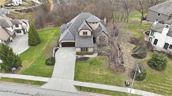 $1,599,900 | 7060 North National Drive, Parkville, MO 64152