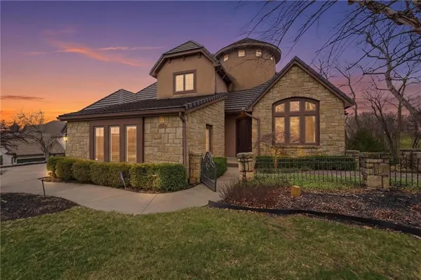 $1,599,900 | 7060 North National Drive, Parkville, MO 64152