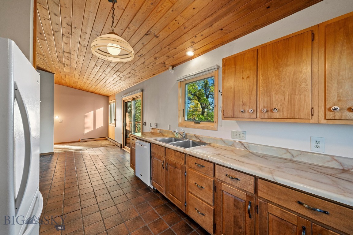 5970 Penwell Bridge Road Belgrade, MT 59714 - Photo 11 of 28 Kitchen