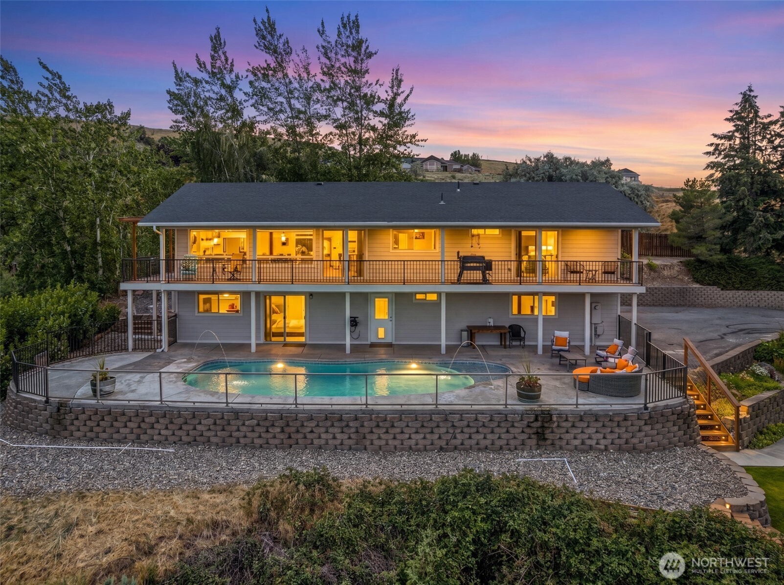 1901 Sleepy Hollow Road Wenatchee, WA 98801 - Photo 2 of 40