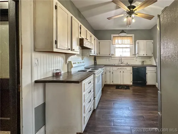$155,900 | 802 South Oak Street, California, MO 65018