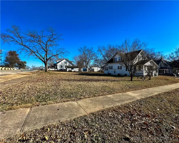 $167,900 | 802 South Oak Street, California, MO 65018