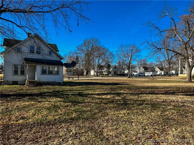 $167,900 | 802 South Oak Street, California, MO 65018