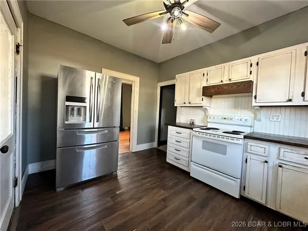 $155,900 | 802 South Oak Street, California, MO 65018