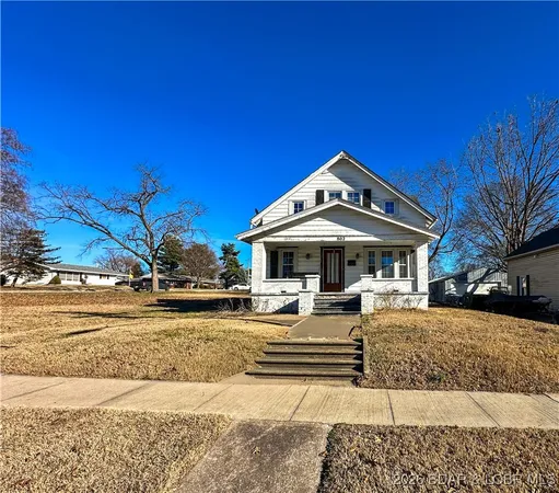 $155,900 | 802 South Oak Street, California, MO 65018