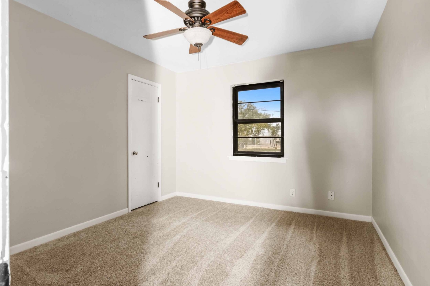 2926 Beverly Road Pasadena, TX 77503 - Photo 18 of 23 Third Bedroom.