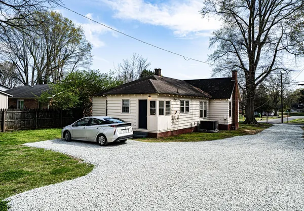 $1,350 | 908 South Juniper Street, Kannapolis, NC 28081