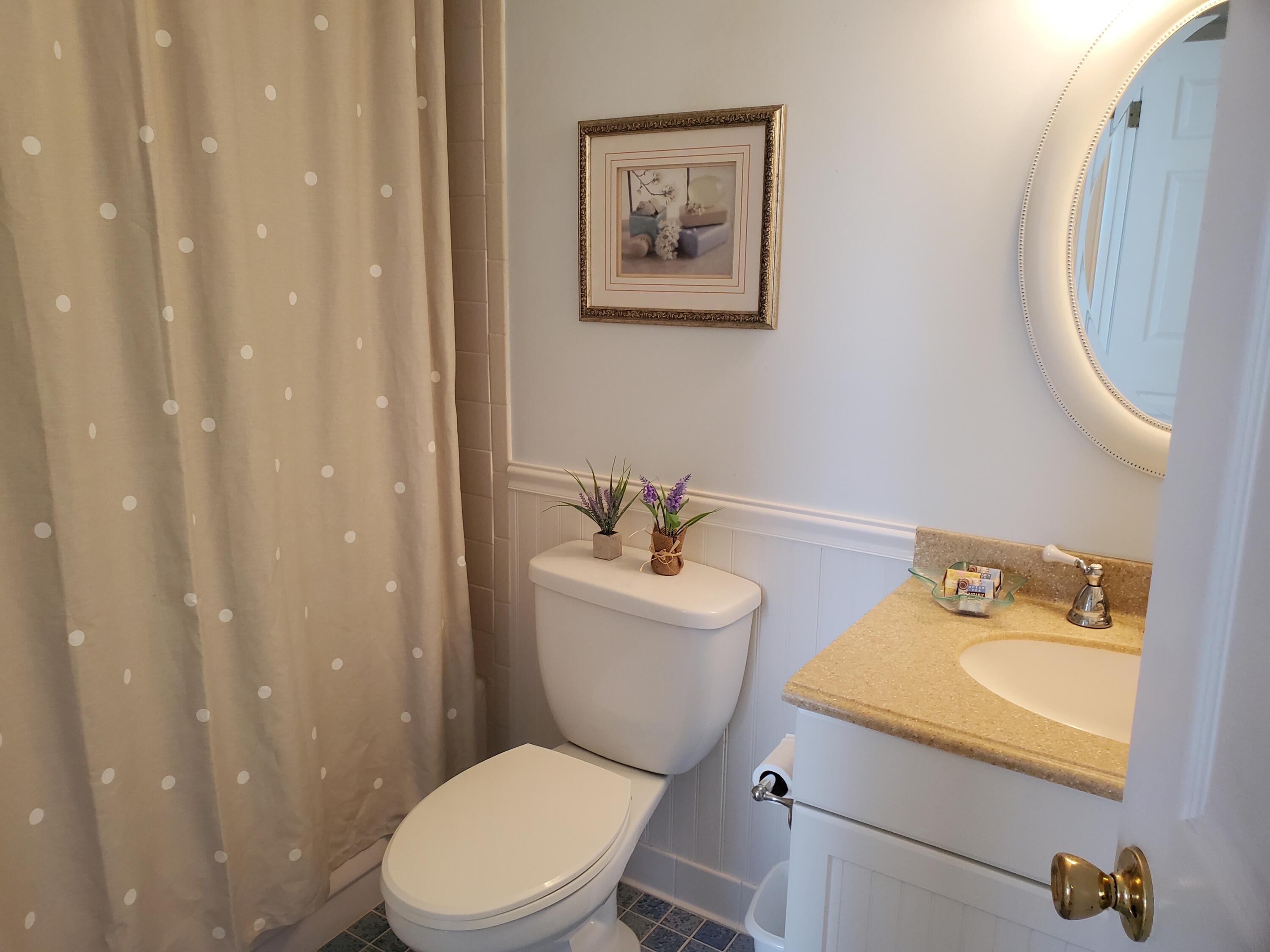 717 Highway 1, Unit 211 Jupiter, FL 33477 - Photo 12 of 25 Guest bathroom