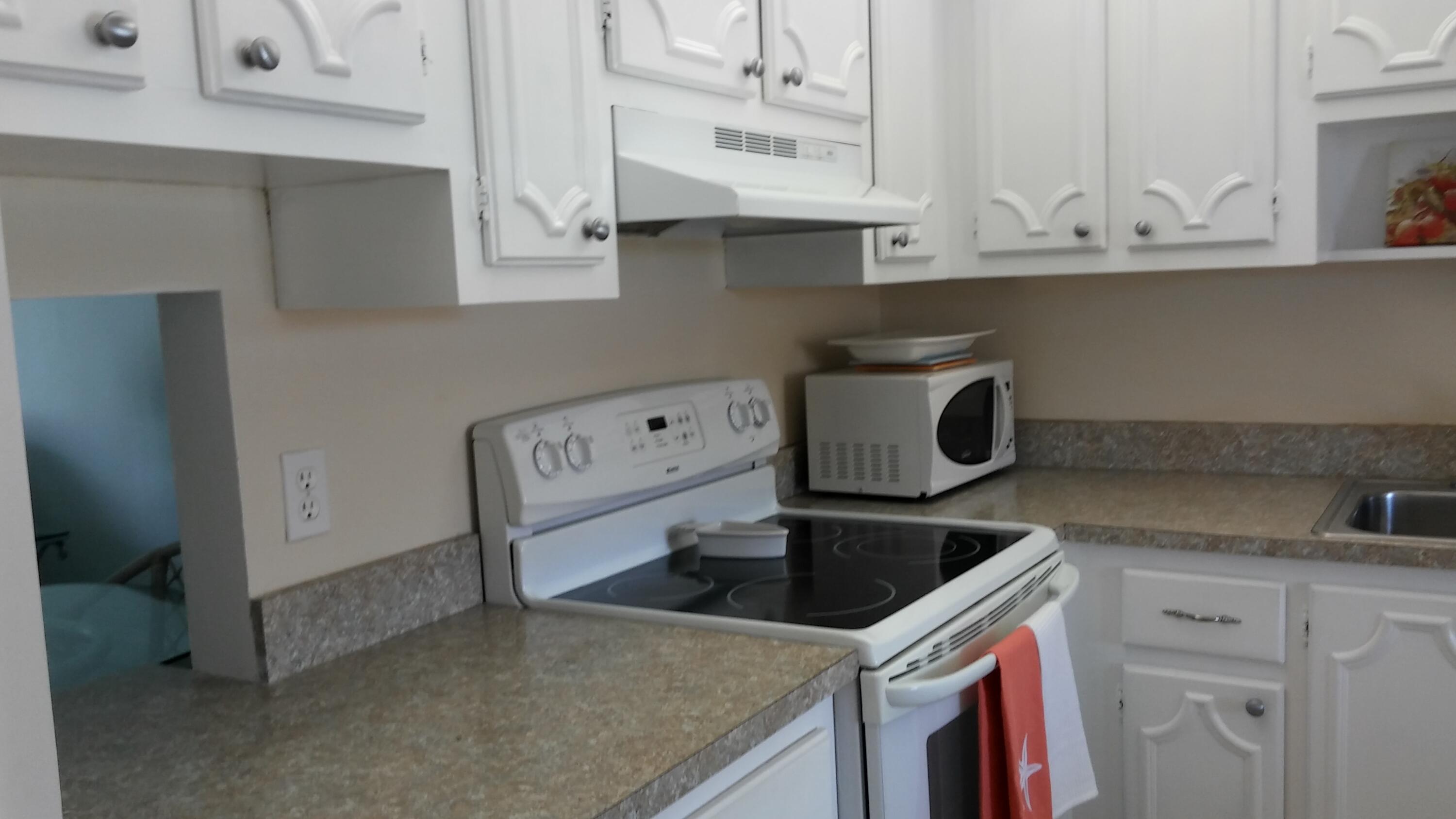 717 Highway 1, Unit 211 Jupiter, FL 33477 - Photo 4 of 25 Kitchen